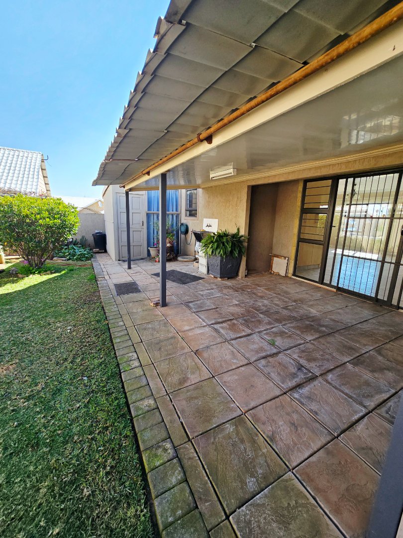 2 Bedroom Property for Sale in Wilkoppies North West